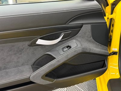 2020 Porsche 718 SPYDER thumbnail 24