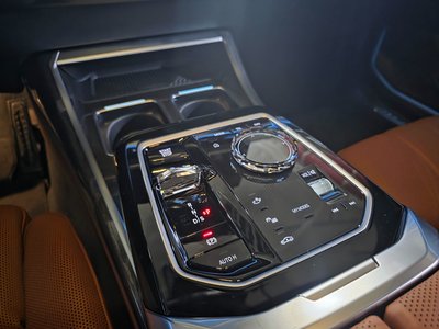 صورة 9 لـ 2025 BMW 7 SERIES