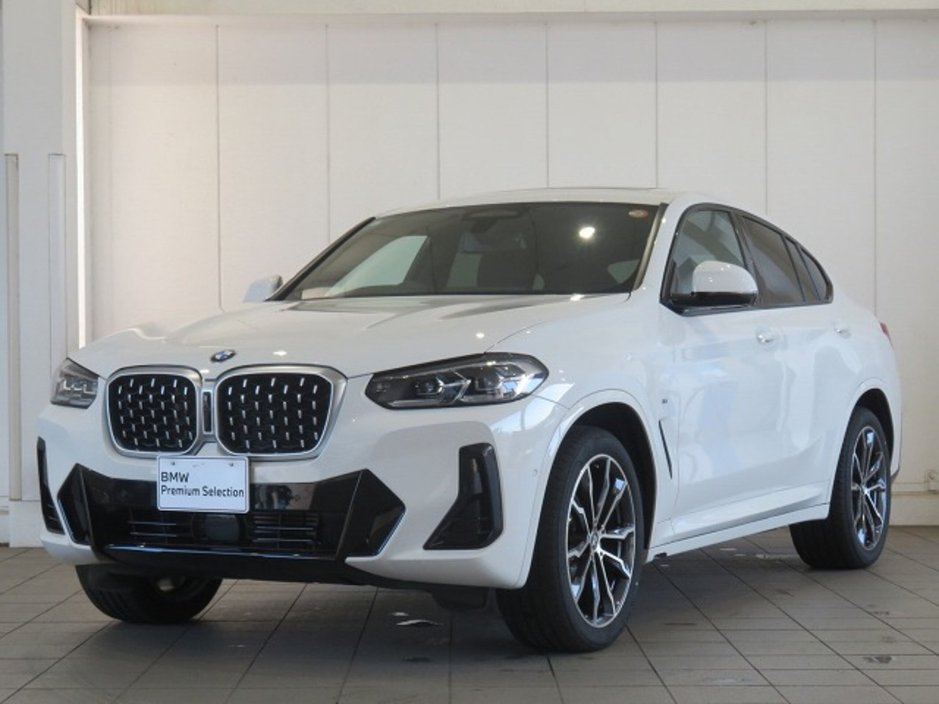BMW X4 - View 1