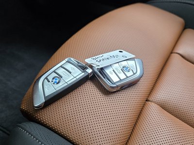 2025 BMW 8 SERIES thumbnail 31
