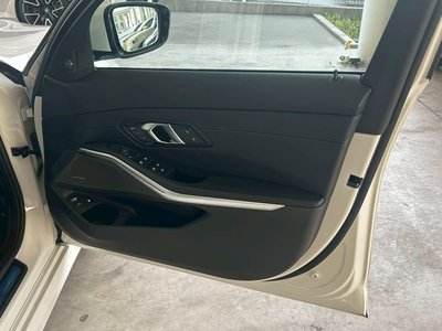 BMW 3 SERIES - 8