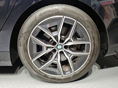 BMW 5 SERIES - 8