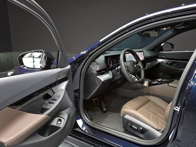 2024 BMW 5 SERIES 缩略图 13