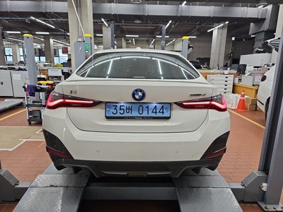 BMW I4 - 2