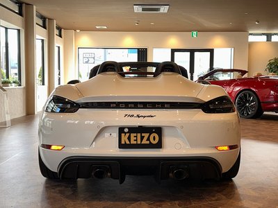 PORSCHE 718 SPYDER - 8