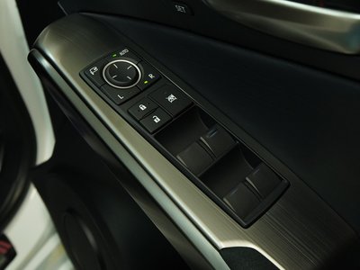2024 Lexus IS — миниатюра 24