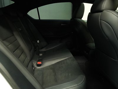 2024 Lexus IS — миниатюра 33
