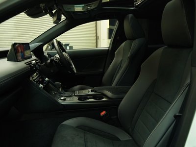 2024 Lexus IS — миниатюра 44