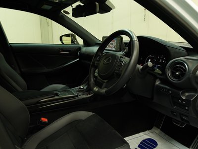2024 Lexus IS — миниатюра 26