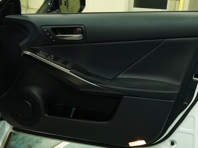 2024 Lexus IS — миниатюра 23
