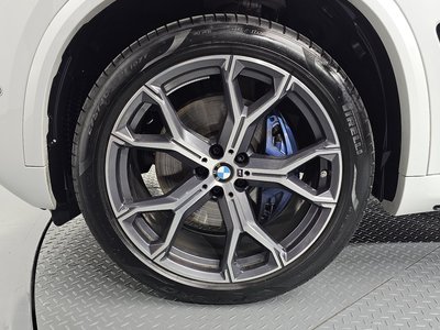 صورة 6 لـ 2025 BMW X5