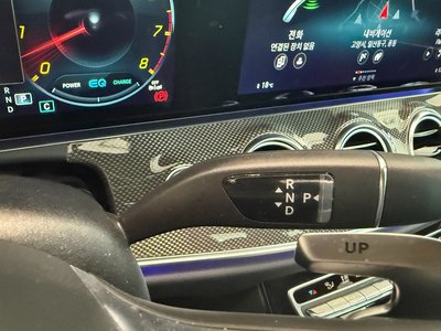 MERCEDES-BENZ E-CLASS - 9