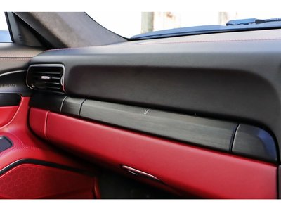 صورة مصغرة 108 لـ 2018 Porsche 911