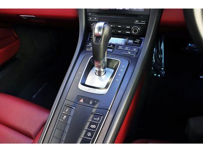 صورة مصغرة 101 لـ 2018 Porsche 911