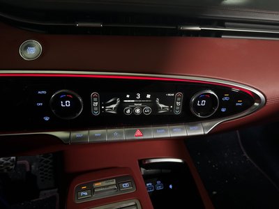 2021 Genesis GV70 — миниатюра 12