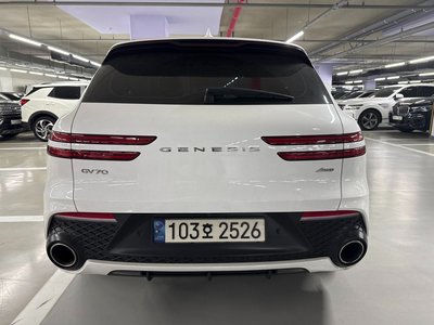 صورة 3 لـ 2021 Genesis GV70