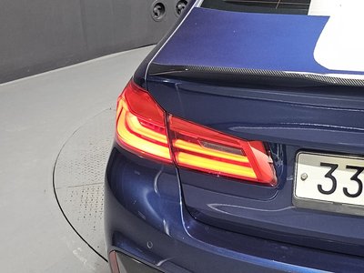 صورة 10 لـ 2017 BMW 5 SERIES