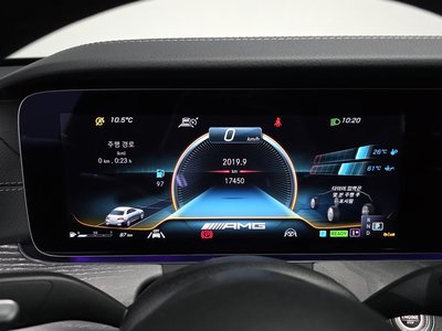 MERCEDES-BENZ E-CLASS - 8