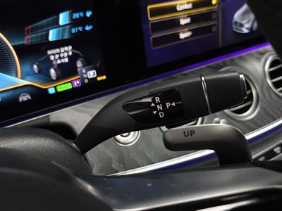 MERCEDES-BENZ E-CLASS - 9