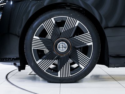 ROLLS-ROYCE SPECTRE - 7