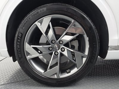 صورة 6 لـ 2022 Genesis GV70