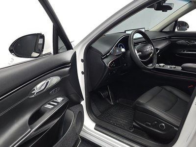 صورة 10 لـ 2022 Genesis GV70