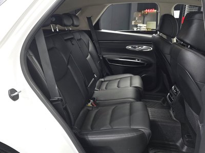 2022 Genesis GV70 — миниатюра 12