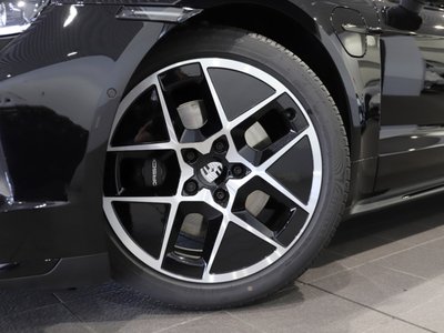 PORSCHE TAYCAN - 3