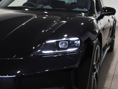 PORSCHE TAYCAN - 5