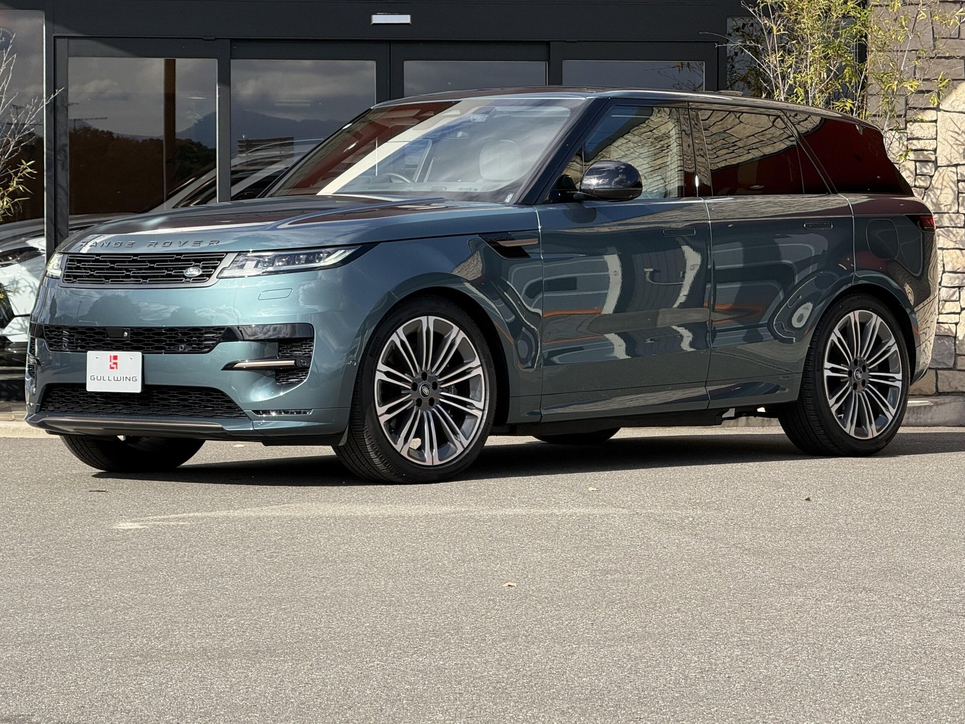 LAND ROVER RANGE ROVER SPORT - View 1
