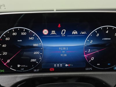 MERCEDES-BENZ E-CLASS - 8