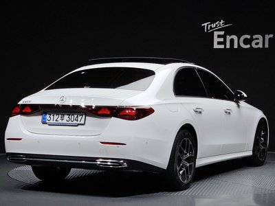 MERCEDES-BENZ E-CLASS - 3