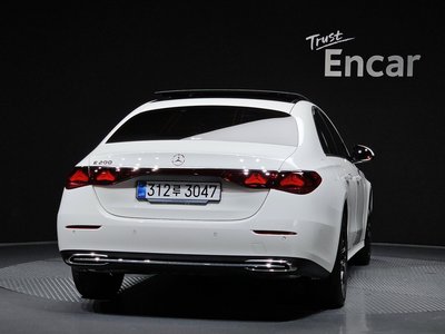 MERCEDES-BENZ E-CLASS - 4