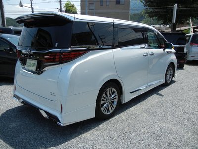 2023 Toyota ALPHARD — фото 4