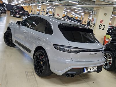 PORSCHE MACAN - 3