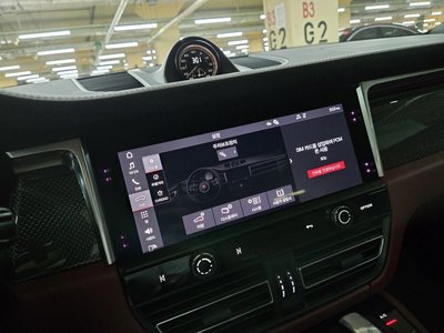 PORSCHE MACAN - 7