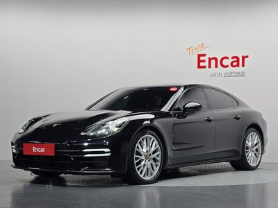 PORSCHE PANAMERA - 1