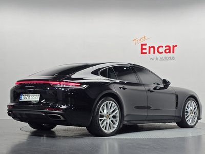 PORSCHE PANAMERA - 4