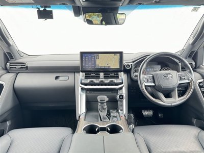 TOYOTA LAND CRUISER 300 - 3