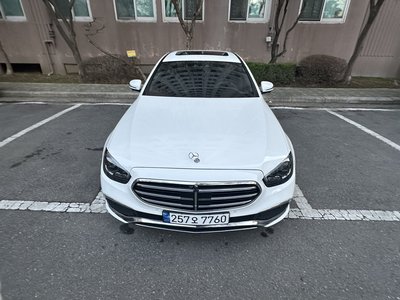 MERCEDES-BENZ E-CLASS - 1