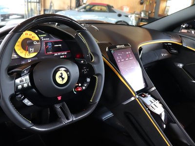 FERRARI ROMA SPIDER - 10