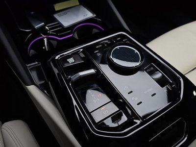 2025 BMW 5 SERIES 缩略图 12