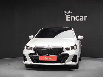 صورة 2 لـ 2025 BMW 5 SERIES