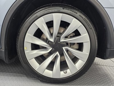 TESLA MODEL Y - 8
