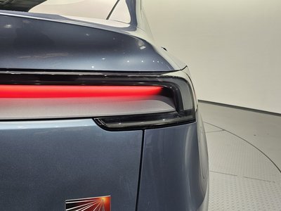 TESLA MODEL Y - 10