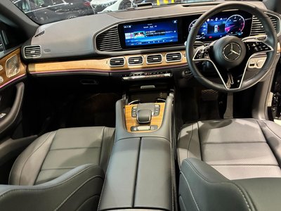 2025 Mercedes-BENZ GLE — миниатюра 16