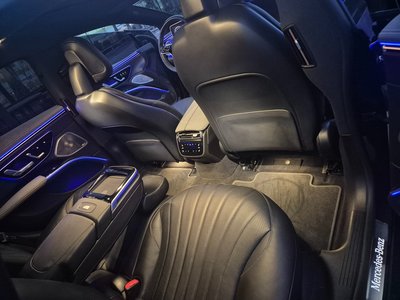 MERCEDES-BENZ EQS - 10