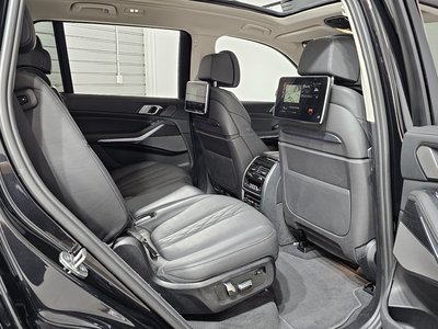 2022 BMW X7 thumbnail 11