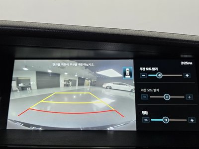 2019 Genesis G90 — миниатюра 17