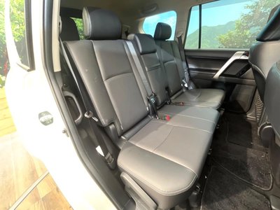 TOYOTA LAND CRUISER PRADO - 9